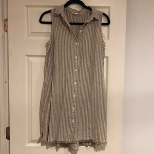 Sleeveless beachlunchlounge dress